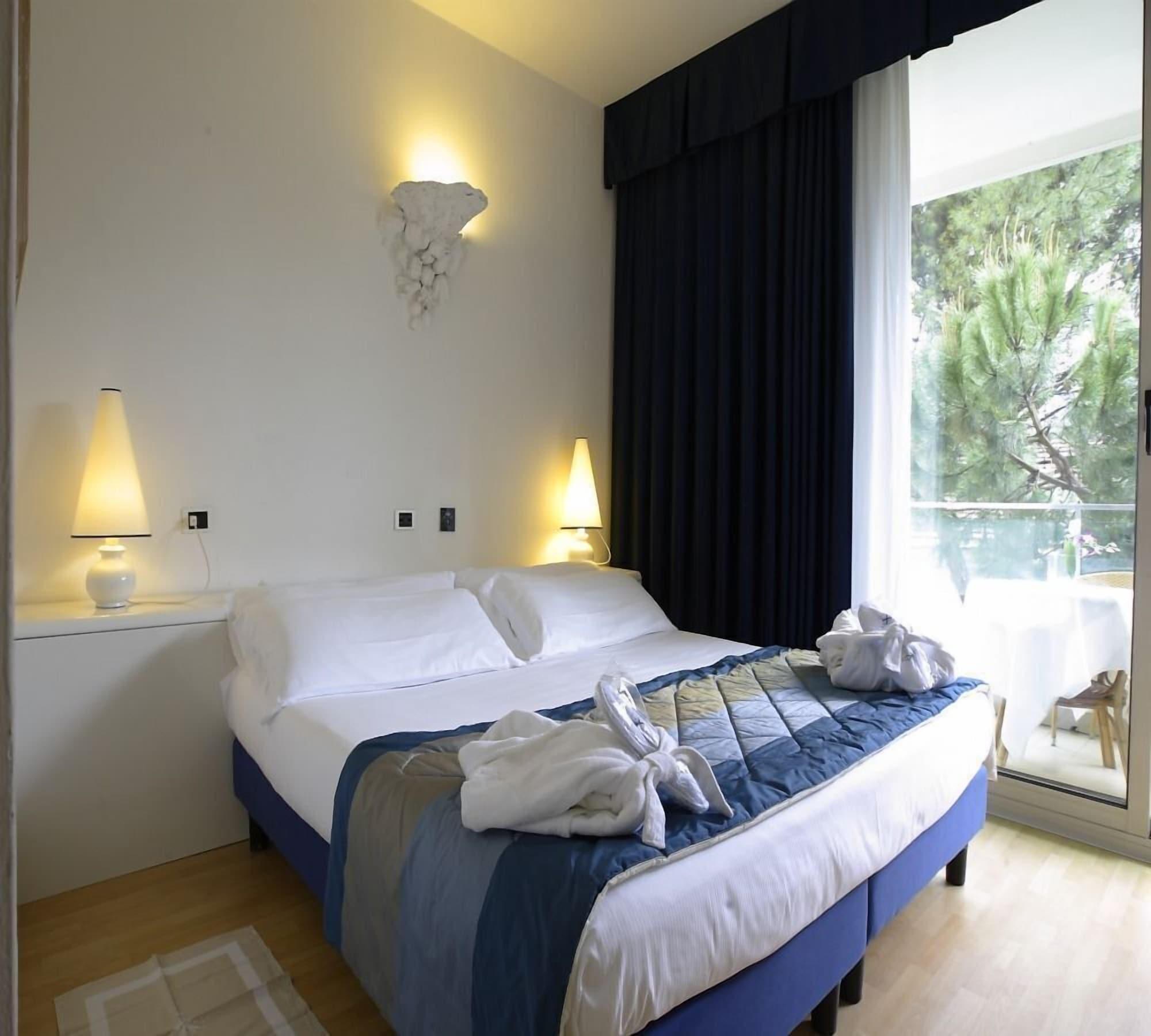 Hotel Luxor 리미니 외부 사진